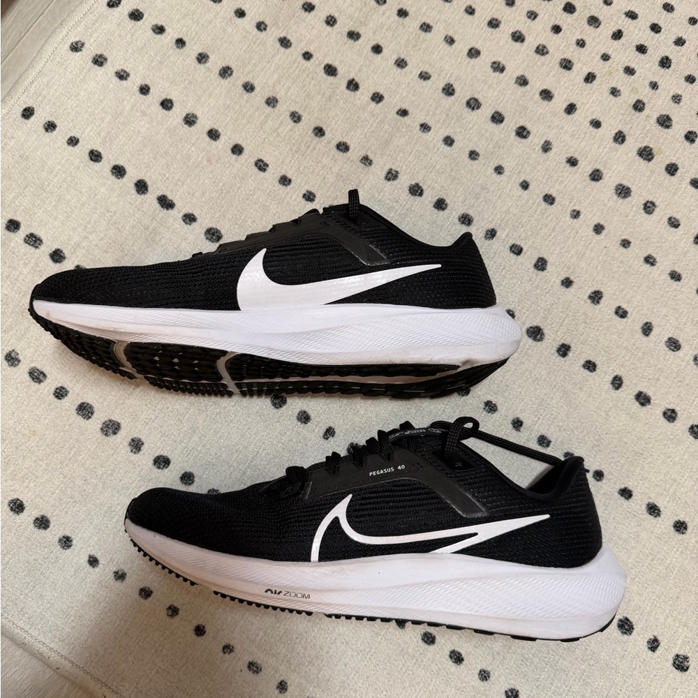 Nike air zoom Pegasus 40 Men's Black and White Athletic Shoes